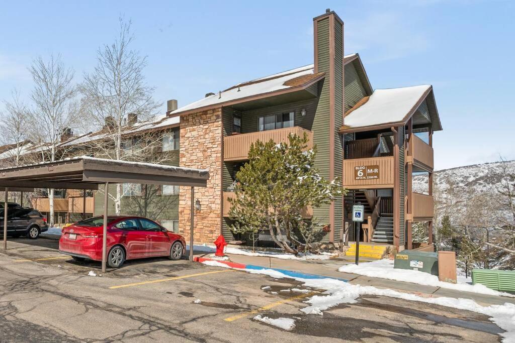 Cozy Top Floor Condo With Mountain Views Парк Сити Екстериор снимка