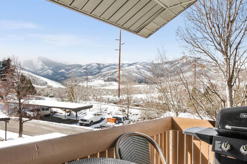 Cozy Top Floor Condo With Mountain Views Парк Сити Екстериор снимка